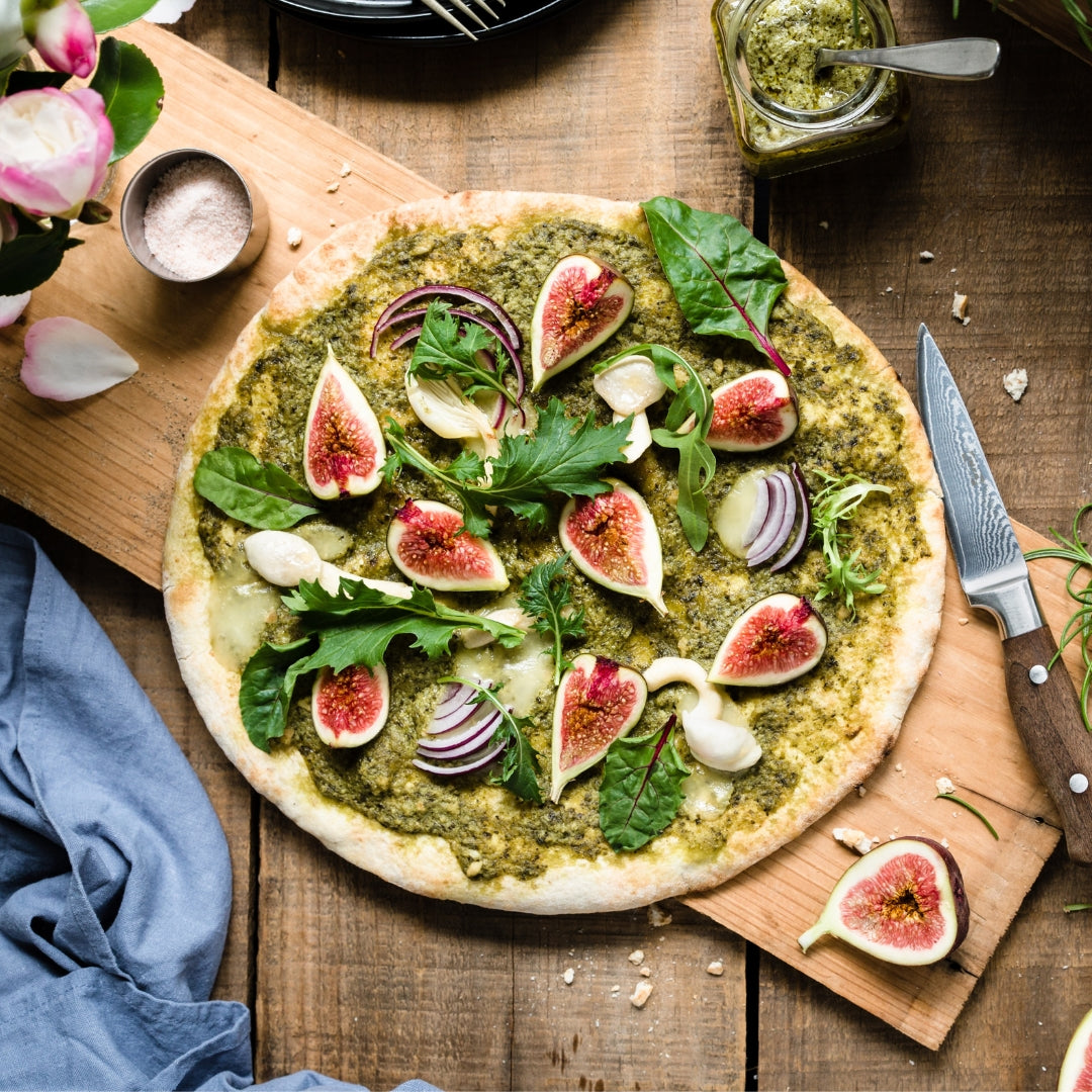 Low-Carb Pizza met Pesto en Vijgen